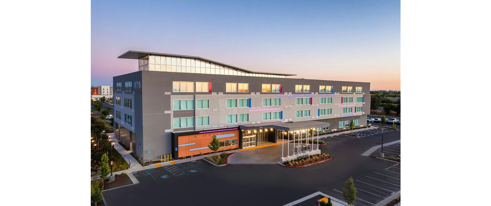 {"cropAspect":"16/9","width":1185,"height":667}