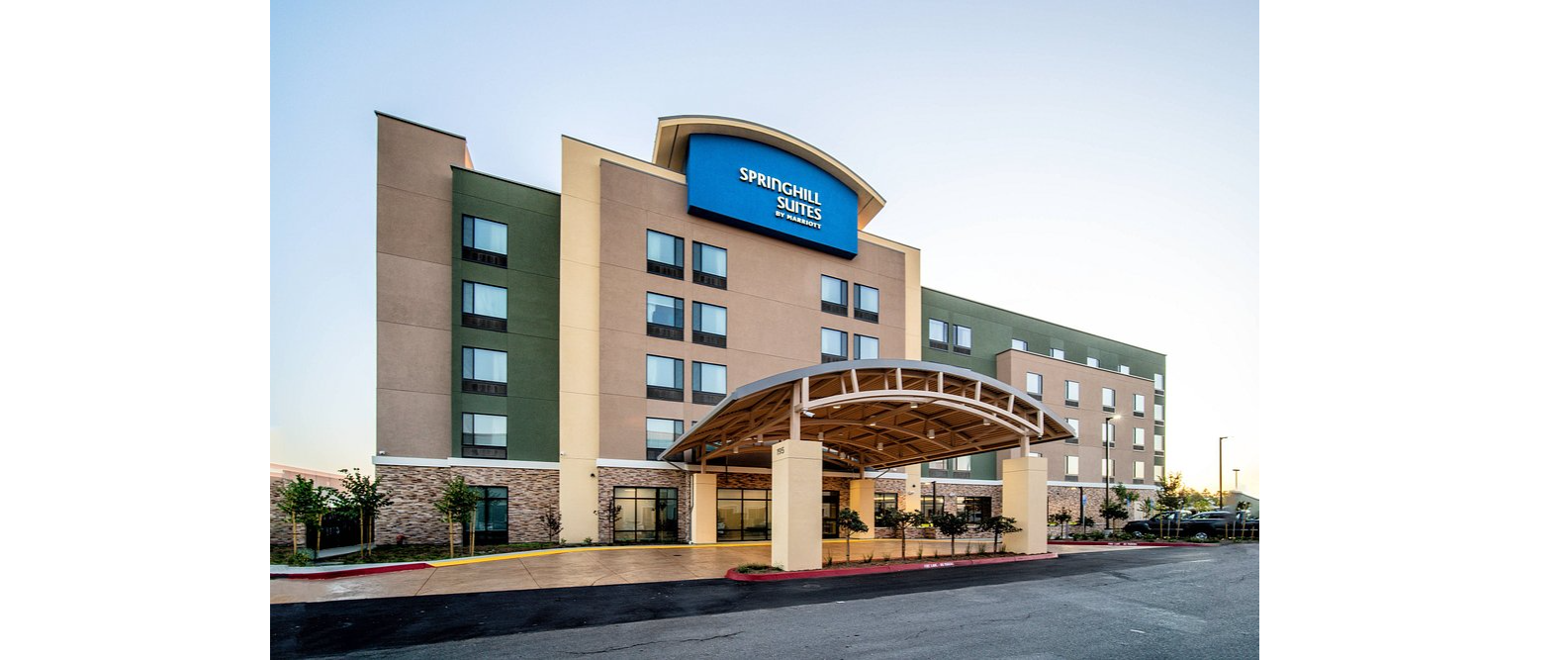 {"cropAspect":"16/9","width":1185,"height":667}