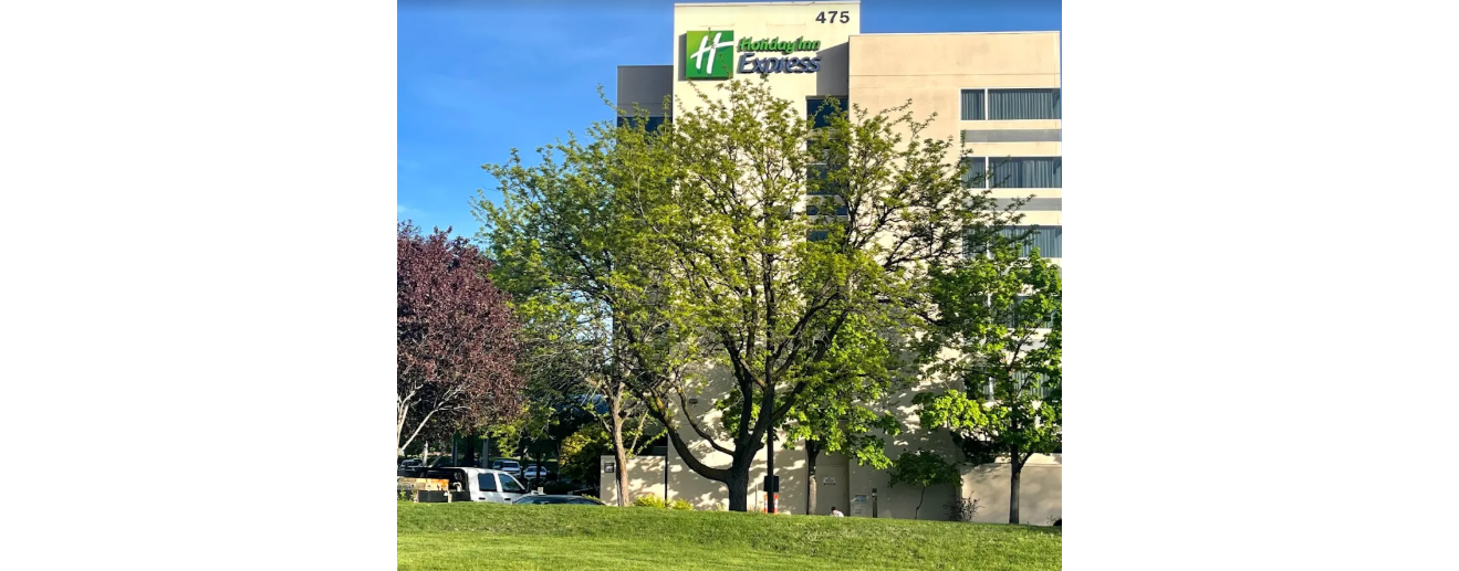 {"cropAspect":"16/9","width":919,"height":517}