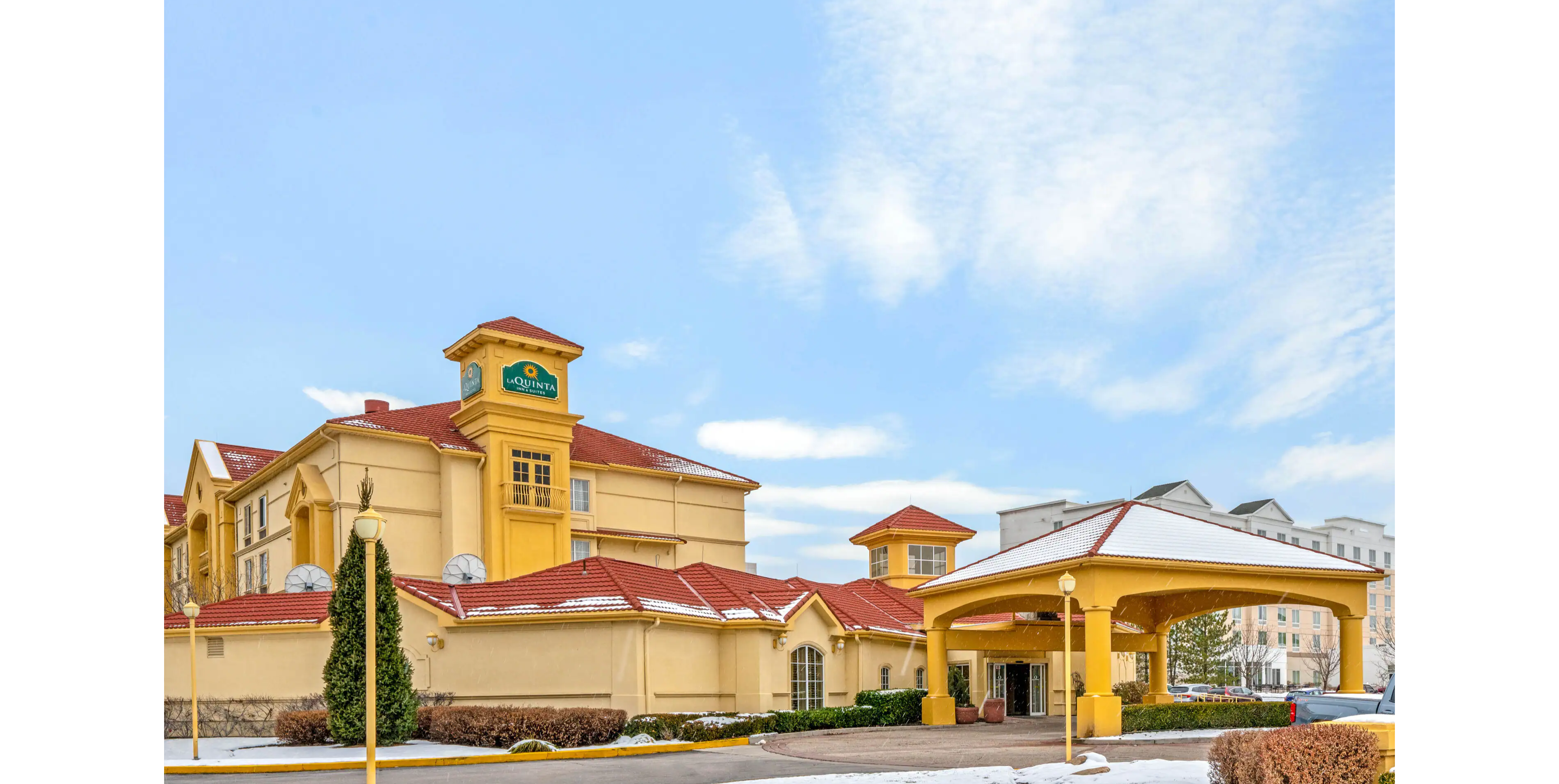 {"cropAspect":"16/9","width":3400,"height":1912}