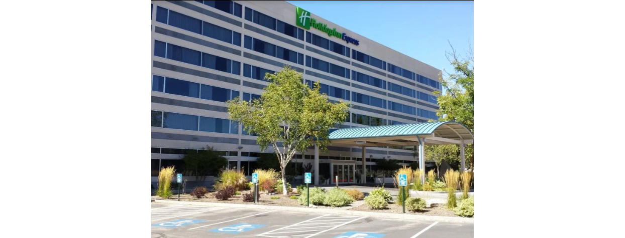 {"cropAspect":"16/9","width":844,"height":475}