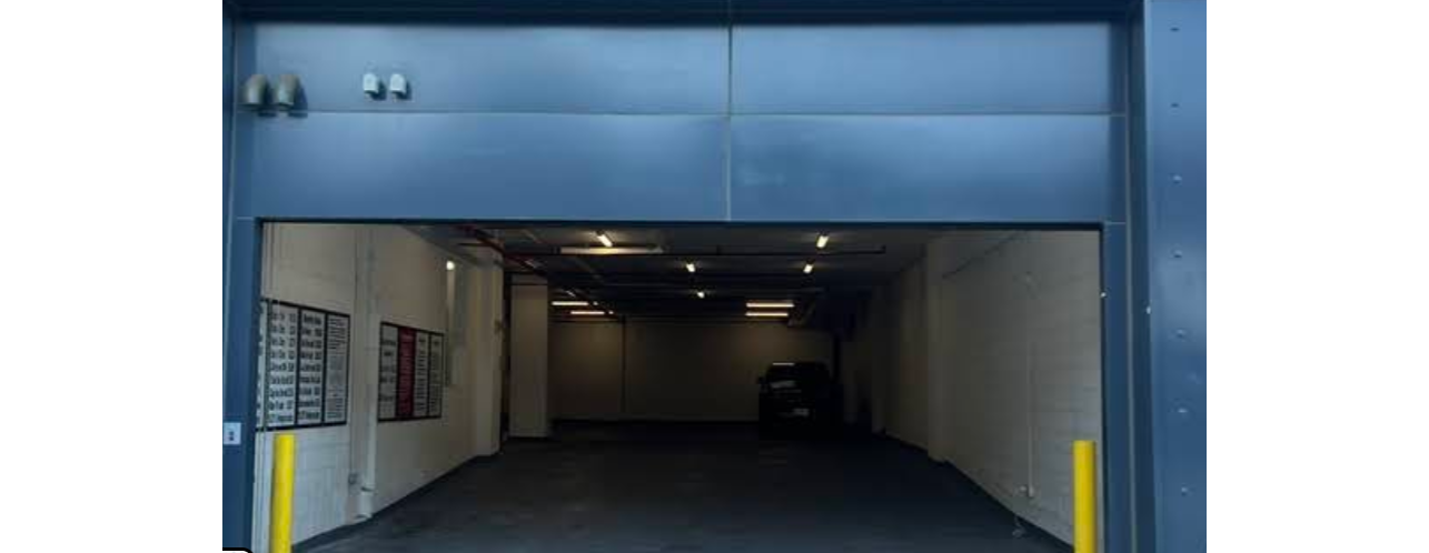 {"cropAspect":"16/9","width":885,"height":498}